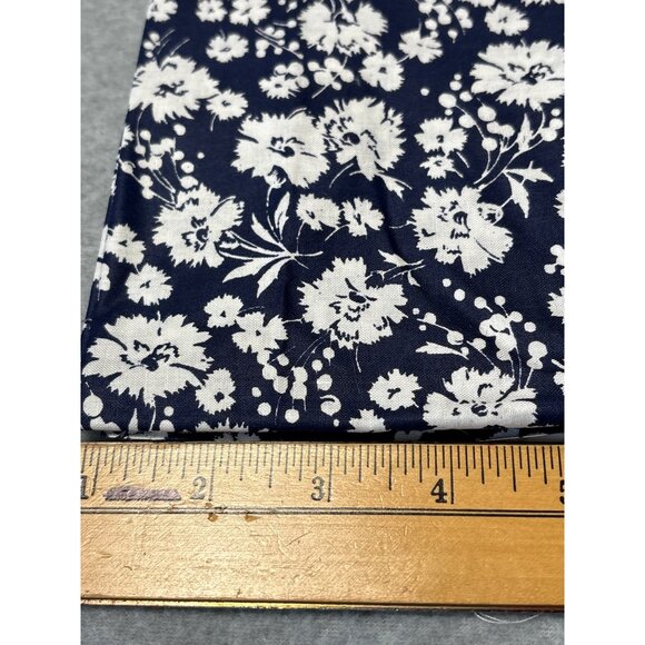 Navy & White Floral Cotton Fabric 18x22" Quilting Sewing Craft Material Fat Quar - Picture 2 of 4